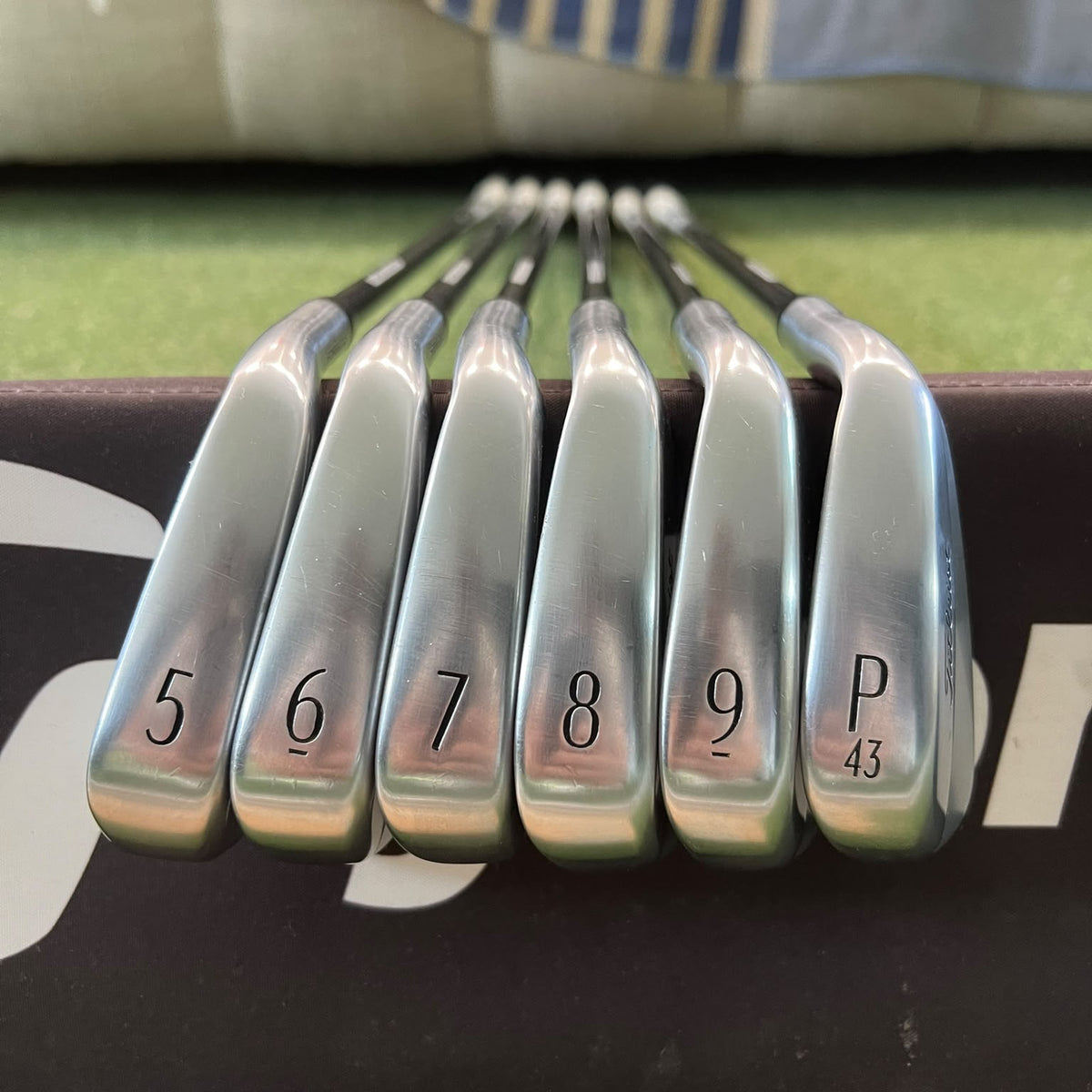 Titleist Série de Fers T250 2025 (club demo occasion) Shaft TOUR AD - GolfCenter.fr