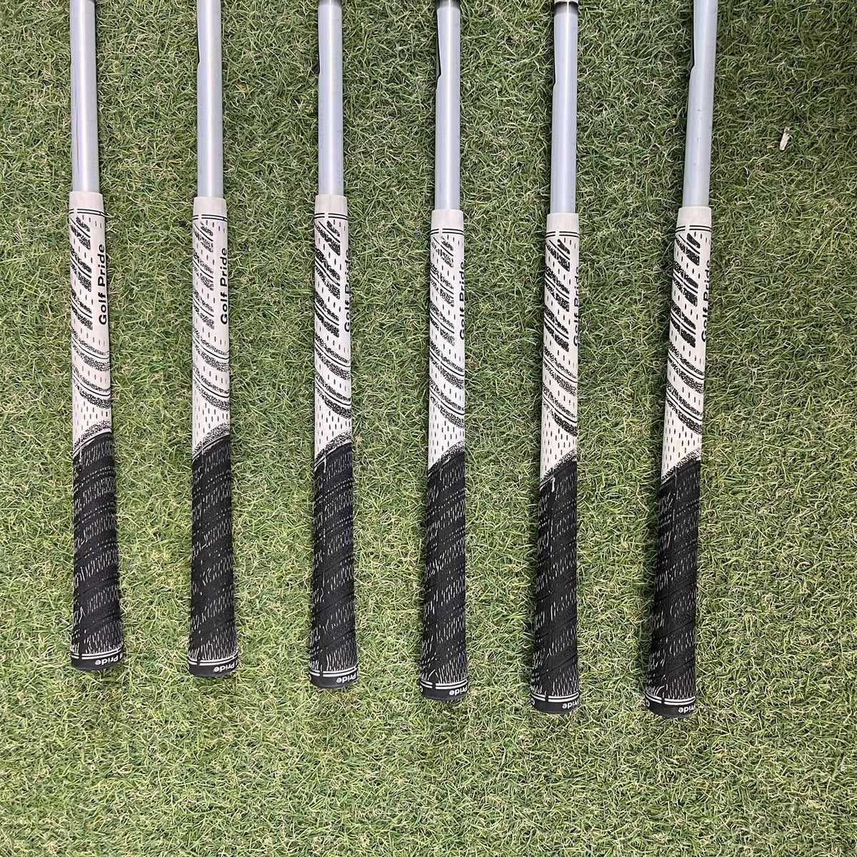 Titleist Série de Fers T250 2025 (club demo occasion) Shaft TOUR AD - GolfCenter.fr