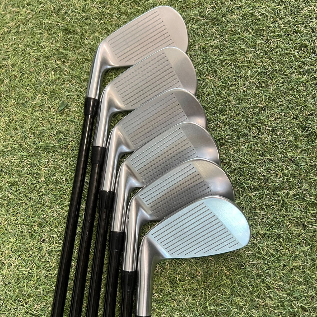 Titleist Série de Fers T250 2025 (club demo occasion) Shaft TOUR AD - GolfCenter.fr